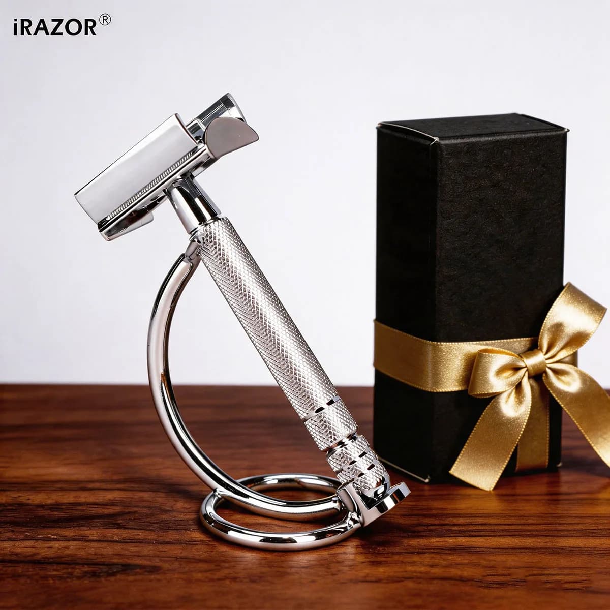 Set rasoio di sicurezza iRAZOR Butterfly DE per uomo, rasoio per barba e capelli con supporto per rasoio e 10 lame di precisione riutilizzabili.