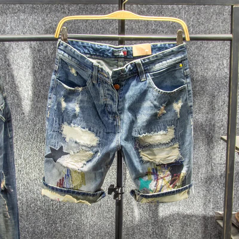 Trendy Men's Distressed Embroidered Denim Shorts Elastic Waist Five-Quarter Length Casual Straight Leg Fit Summer Jeans