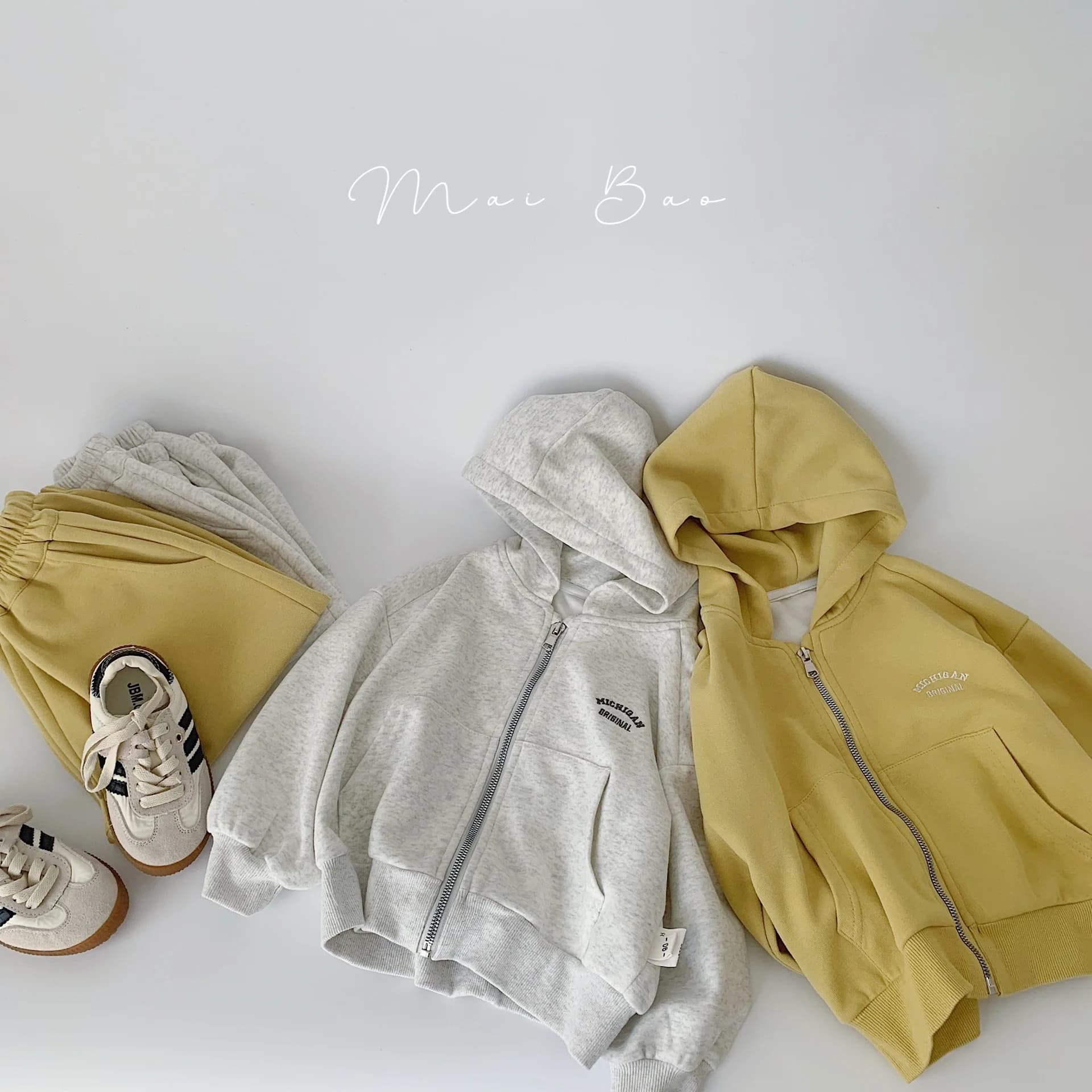 2025 Autunno Nuovi bambini Set di vestiti casual Ragazzi Ragazza Cappotto con cappuccio + Pantaloni 2 pezzi Vestito per bambini Lettera allentata Abbigliamento sportivo Abiti per bambini