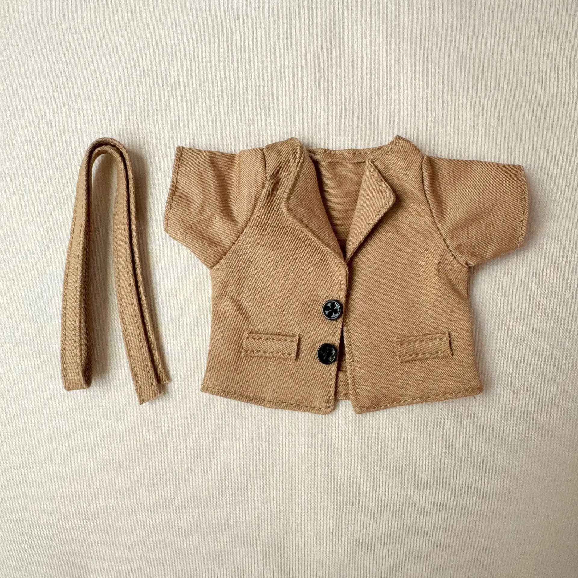 Nuovo Labubu Trench vintage 17 cm Vestiti per bambole Mini bambola Cappotto autunnale e invernale Accessori all'ingrosso Vestiti per Labubu