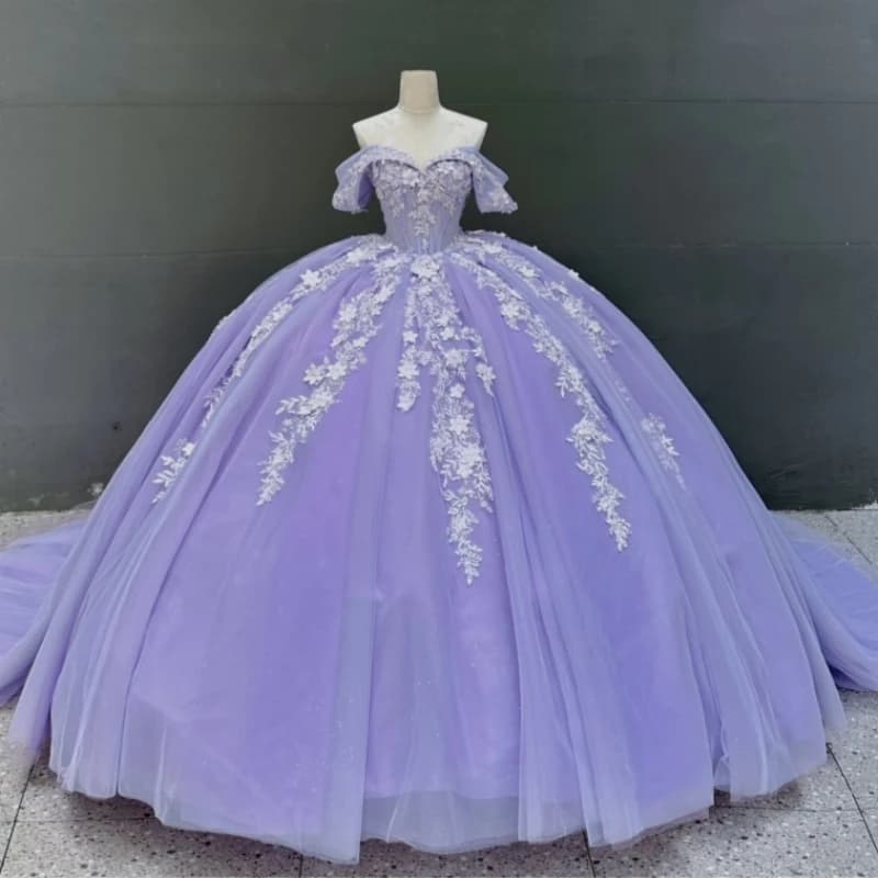 Abiti Quinceanera lucidi color lavanda Abito da ballo con spalle scoperte Applique in pizzo con perline Tull di cristallo Abito per feste di compleanno dolce 16