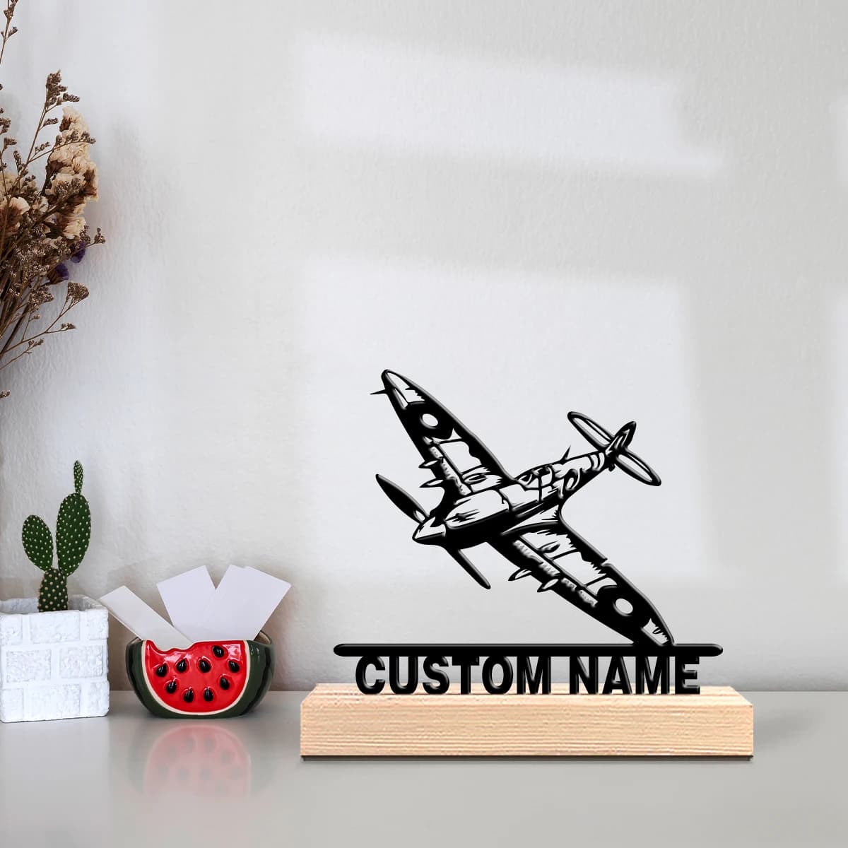 Statua in Metallo Personalizzata di Aereo con Base in Legno, Decorazione da Tavolo Originale, Ideale come Ornamento da Scrivania