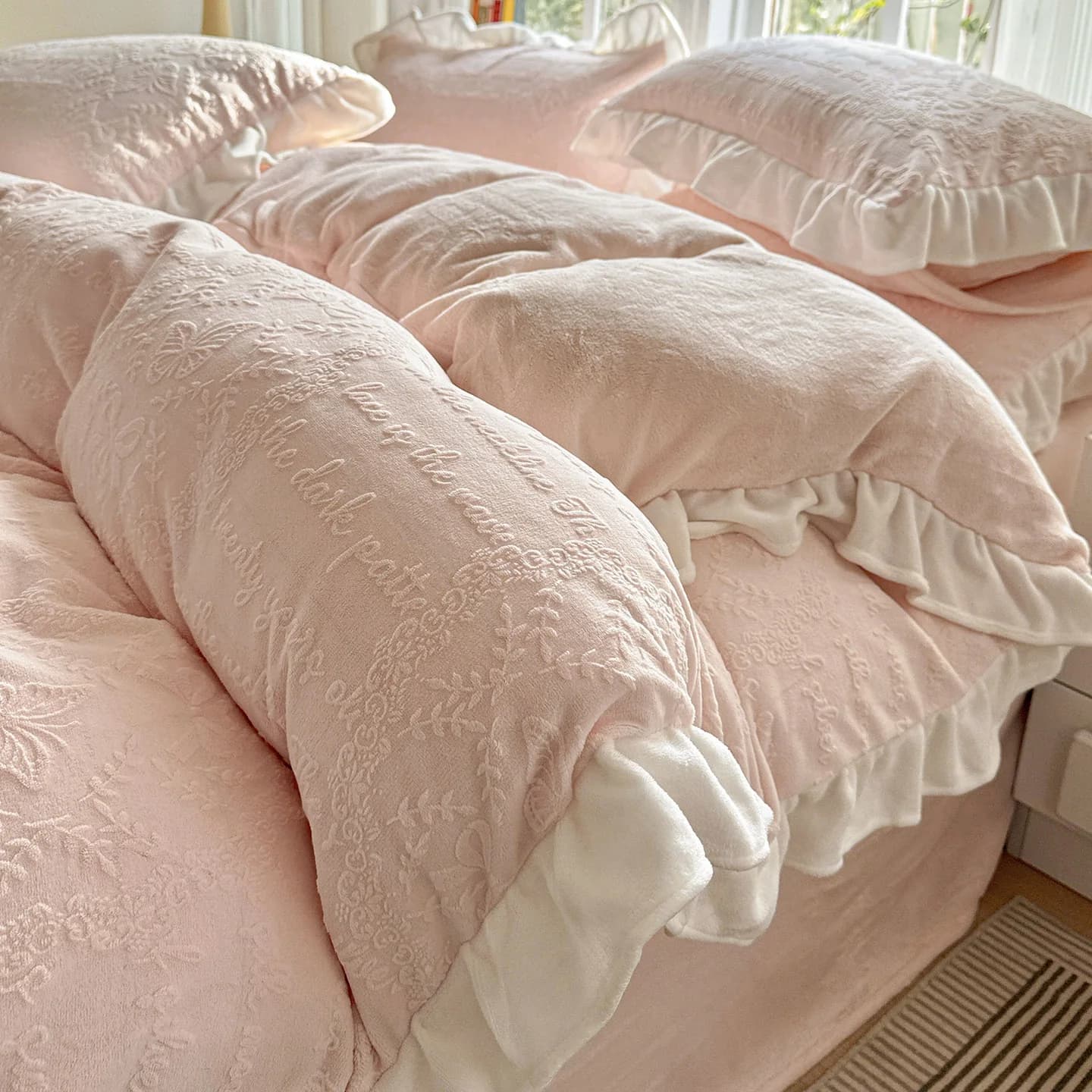 Set biancheria da letto invernale 4 pezzi in stile coreano Set copripiumino Queen in peluche Set copripiumino caldo in velluto corallo Set biancheria da letto federa