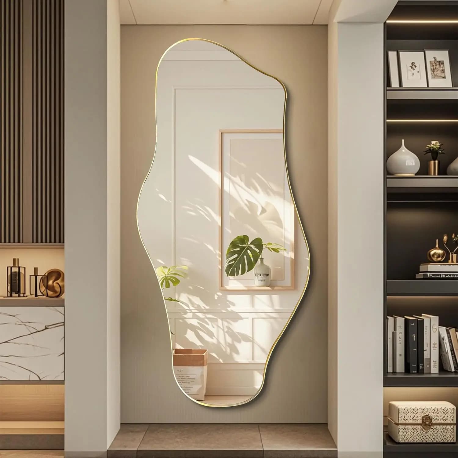 Specchio a Figura Intera Irregolare con Cornice in Metallo Dorato, Specchio da Parete dalla Forma Unica per Soggiorno, Spogliatoio, Bagno, Camera da Letto, Corridoio, Ingresso