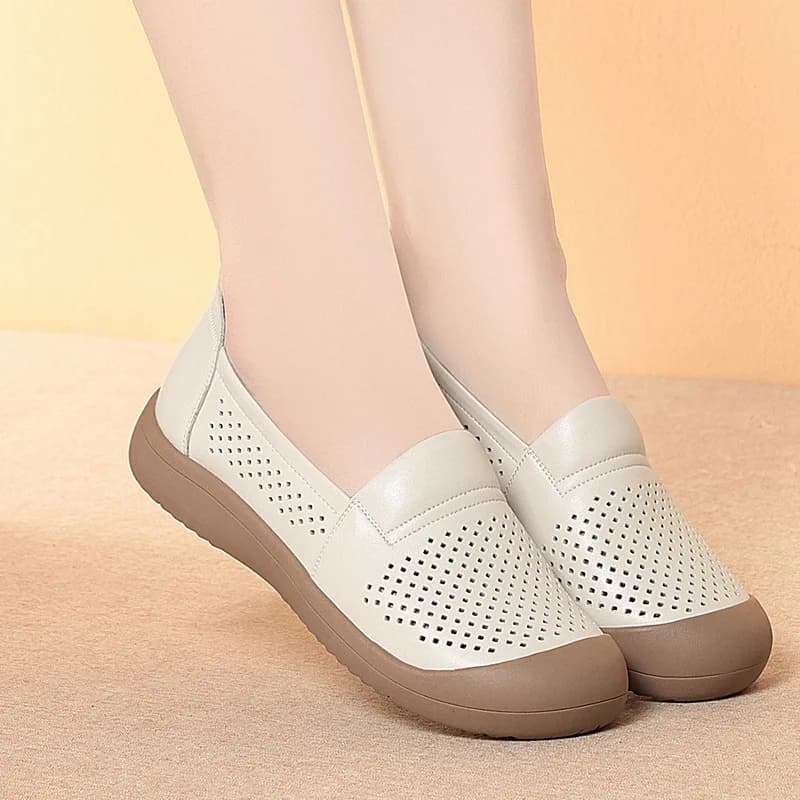 Nuove Scarpe Estive Traspiranti e Comode con Ritagli e Fori, Mocassini da Donna in Vera Pelle, Scarpe Basse per Ufficio e Mamme, Estate 2026