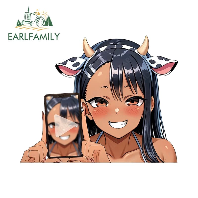 EARLFAMILY Mucca Loli Peek Show Selfies Adesivi per auto Anime Protezione solare adatta per finestre Decalcomania moto impermeabile per JDM SUV