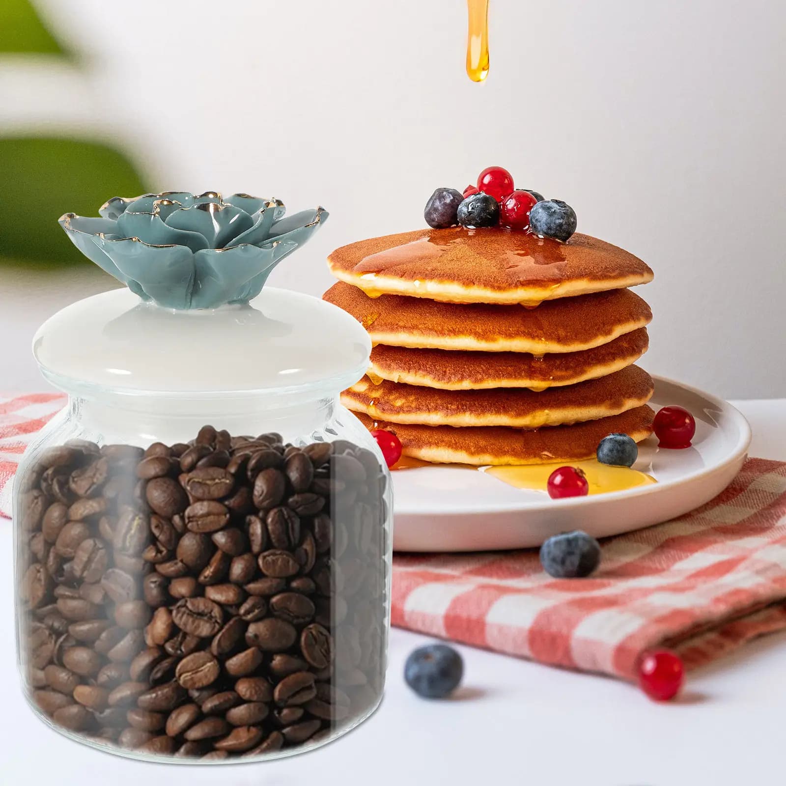 Exquisite Gilded Porcelain Flower Design Glass Airtight Jar for Tea Coffee Beans Dried Fruits Grains Storage Kitchen Pantry