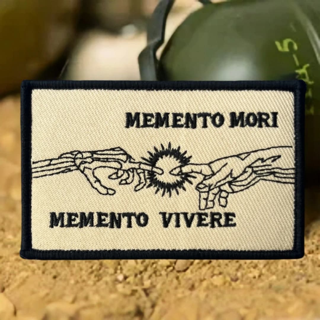 Patch Tattiche Ricamate Memento Mori Memento Vivere per Abbigliamento, Adesivi Militari con Velcro per Bracciali e Zaini