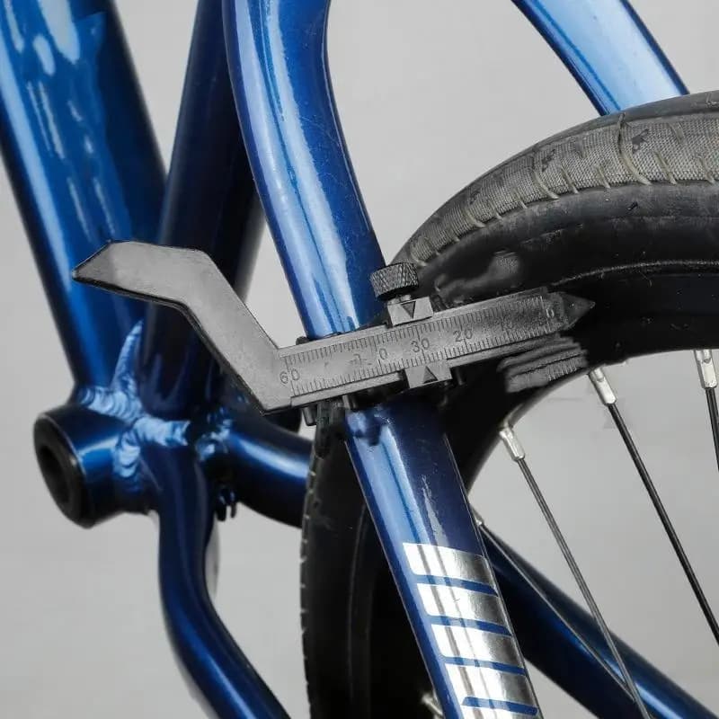 Mini supporto per centratura ruota di bicicletta Strumenti di regolazione cerchi per bici Strumenti di riparazione ruote per bici da strada Accessori per ciclismo