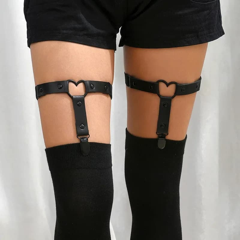 Yellow metal tassel pendant with adjustable pink heart leg with anti-slip clip, Y2K gothic thigh stretch garter for black woman