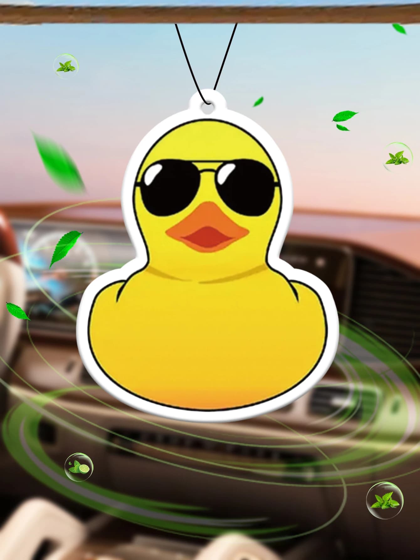 Deodorante per Auto Rubber Duck Hilton (Profumo di Hotel) | Supporto per Specchietto Retrovisore e Clip per Bocchetta dell'Aria a Doppio Uso | Compresse per Aromaterapia in Materiale Naturale | Fragranza a Lunga Durata per 90 Giorni | Senza alcol | Non teme l'esposizione diretta al sole | Progettato specificamente per la rimozione degli odori in auto, armadi e bagni. | Grafica Animata per Cartoni Animati | Unisex | Fragranza di Lusso |