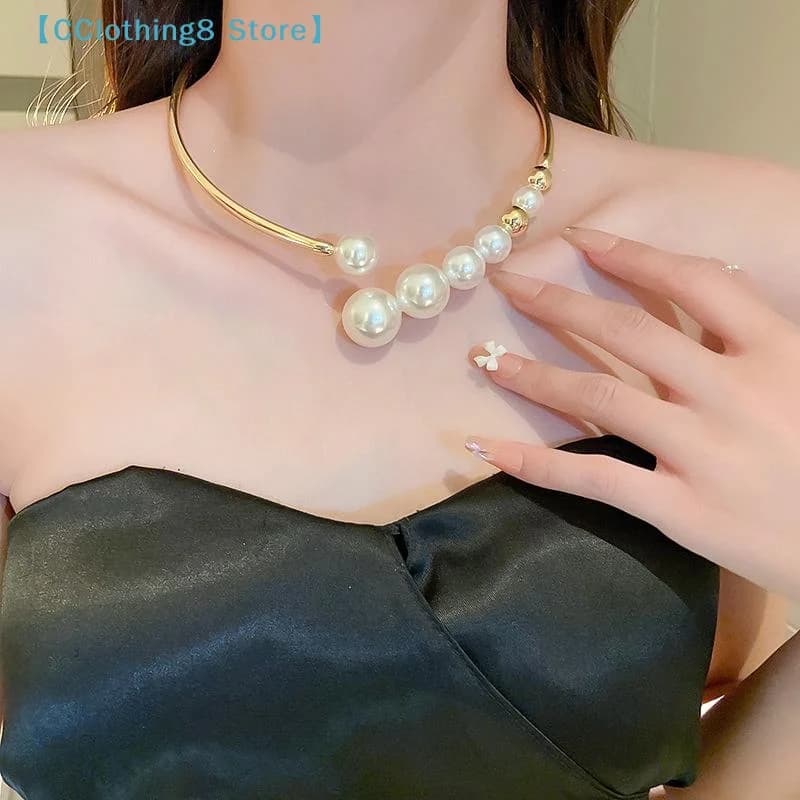 Collana di Lusso Leggero con Perle Imitazione Esagerate e Design Geometrico, Stile Francese di Nicchia, Semplice ed Elegante【AliS8】