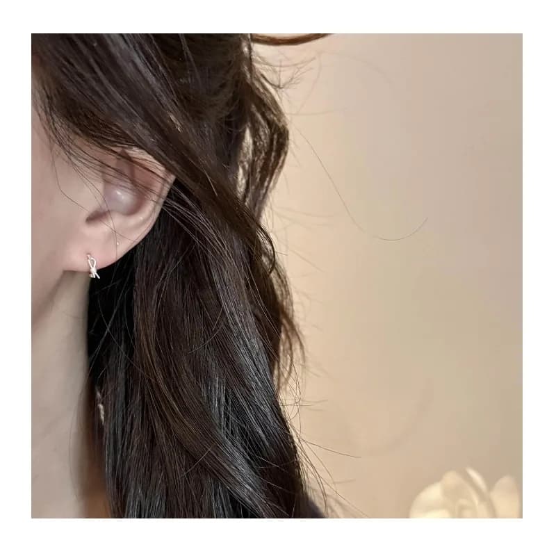 Simple and Exquisite Bow Ear Buckle Girls Sweet Korean Version Earrings Niche Design Commuting Versatile Temperament Ear Jewelry