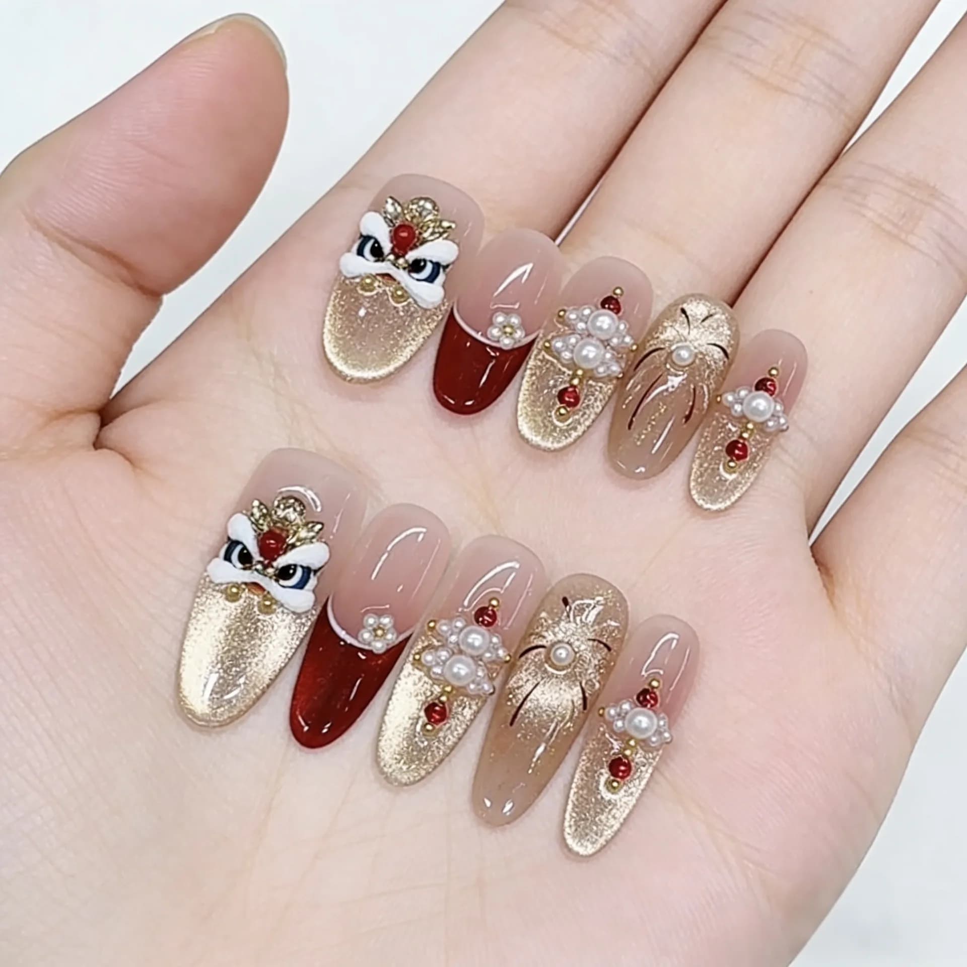 10 Pezzi Unghie Finte Press-On Fatte a Mano Dream Kingdom Wearing Armor Pure Pinch Glass Ball High End Rimovibili Corte Effetto Occhio di Gatto