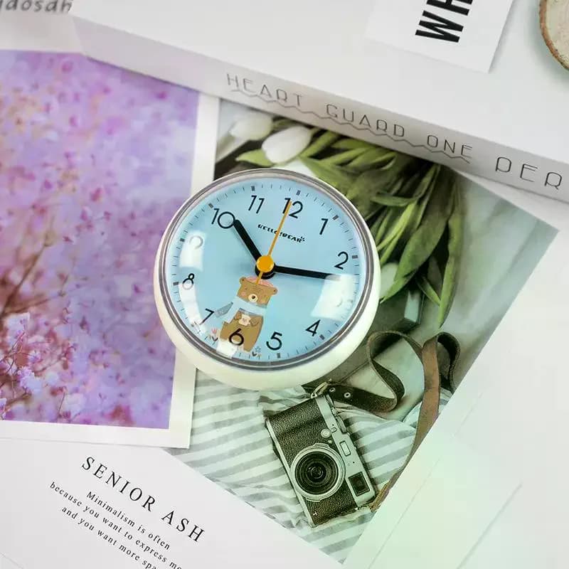 Mini bathroom suction cup wall clock, anti-fog, waterproof, 7 cm, kitchen, toilet, small quartz table clock