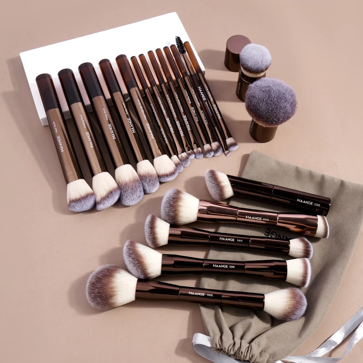 MAANGE 20PCS Set di pennelli per trucco Fondotinta a doppia estremità Contorno Blush Pennello per occhi Sot Setole soffici Strumenti di bellezza di lusso con borsa