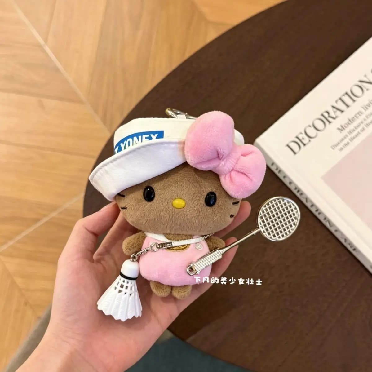Portachiavi Anime Hello Kitty con Occhi Grandi e Carini, Bambola Hello Kitty per Badminton, Regalo di Natale per Donne, Cartone Animato Kawaii 2026