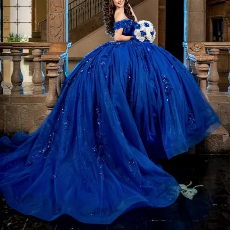 Abiti Quinceanera lucidi blu royal con spalle scoperte Applique in pizzo con perline di cristallo Tull Corsetto Festa di compleanno Abito dolce 16