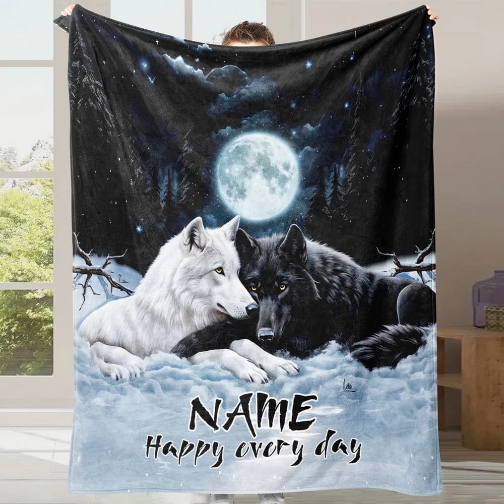 Customized wolf themed personalized blanket suitable for couples and all seasons - Ideal camping, living room sofa blanket