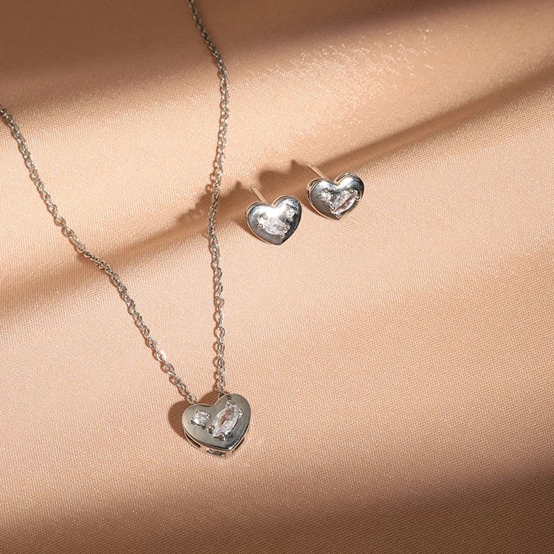 Set di orecchini con collana d'amore con zirconi cubici sexy e lussuosi adatti per viaggi, banchetti, gioielli da indossare per feste