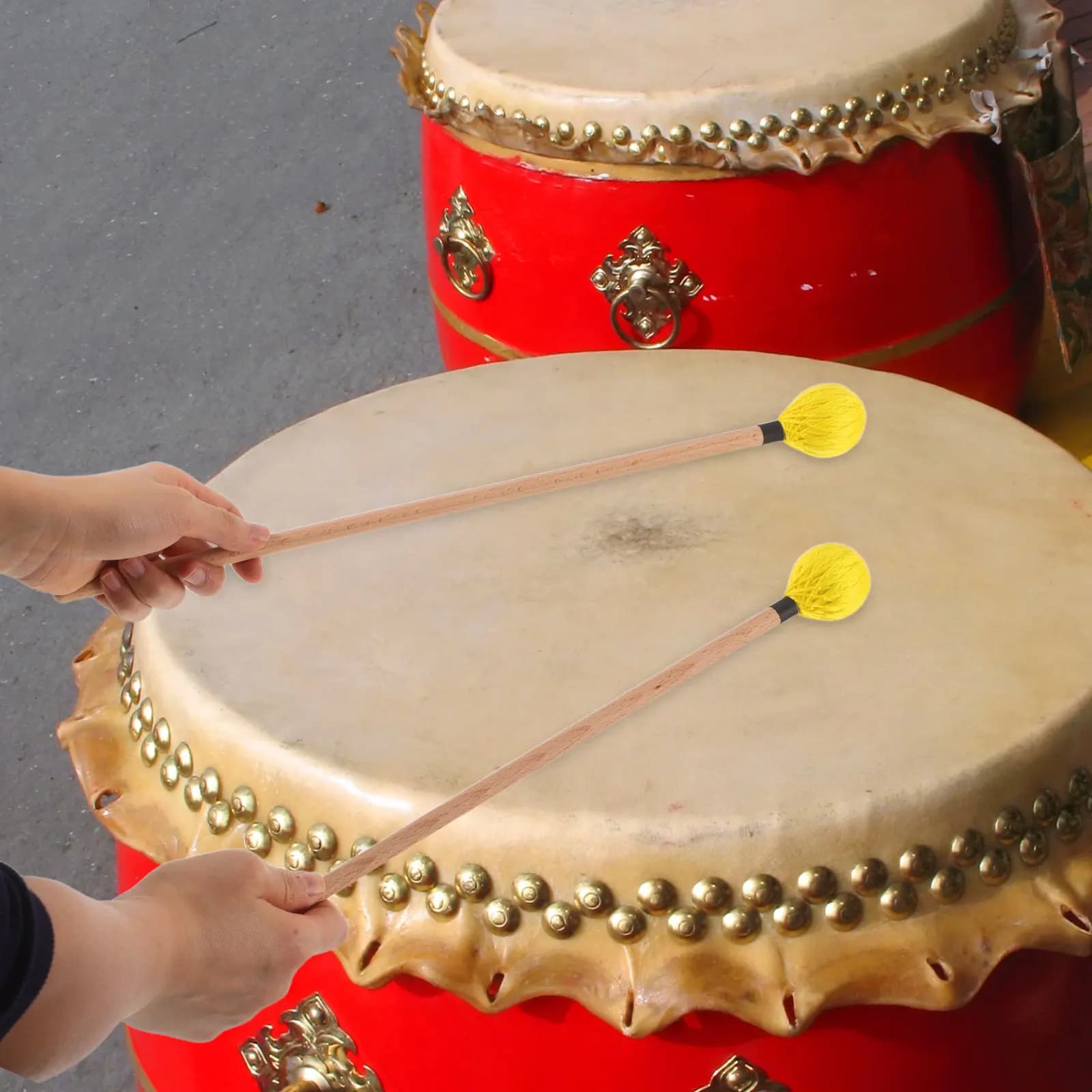 1 Paio di Bacchette per Xilofono in Legno, con Impugnatura in Acero Rivestita in Filato Giallo, Bacchette Morbide Intermedie per Percussioni e Marimba