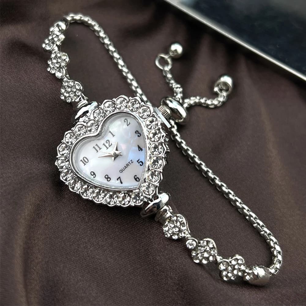 Nuovo Orologio da Donna alla Moda a Forma di Cuore con Cinturino a Nastro e Fiori Tempestati di Diamanti, con Bracciale Regolabile