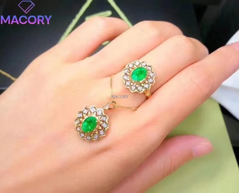 Set di smeraldi naturali puri da donna, set di due pezzi con anello e collana in argento sterling 925, nuovo stile di moda con certificato