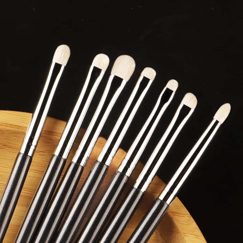 1 pennello bianco in pelo di pony per ombretto, piccolo, per sfumature, precisione, dettagli, crepe, eyeliner e labbra