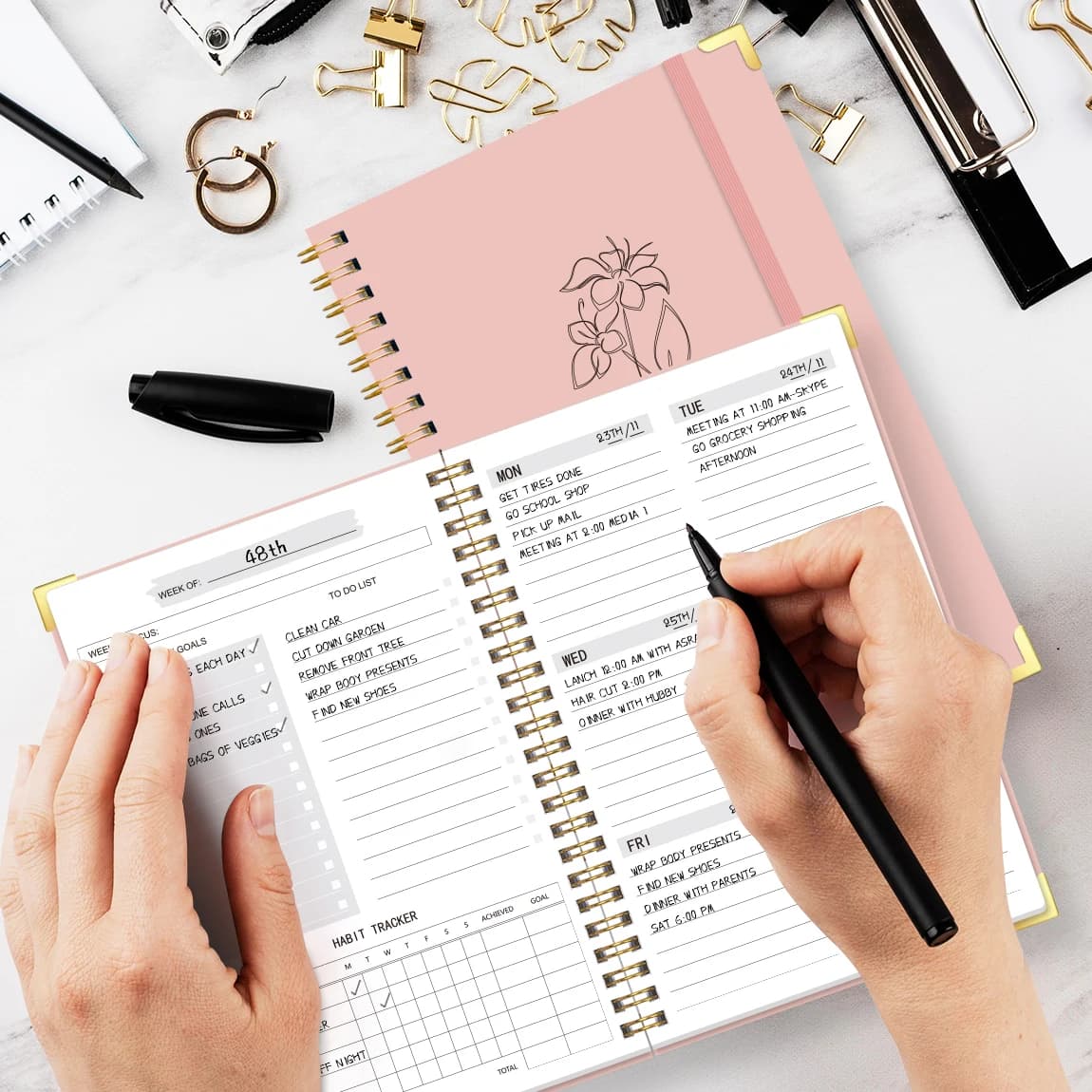Agenda Settimanale A5 con Spirale, Planner Floreale Rosa con Lista delle Cose da Fare e Tracker delle Abitudini per Lavoro e Studio