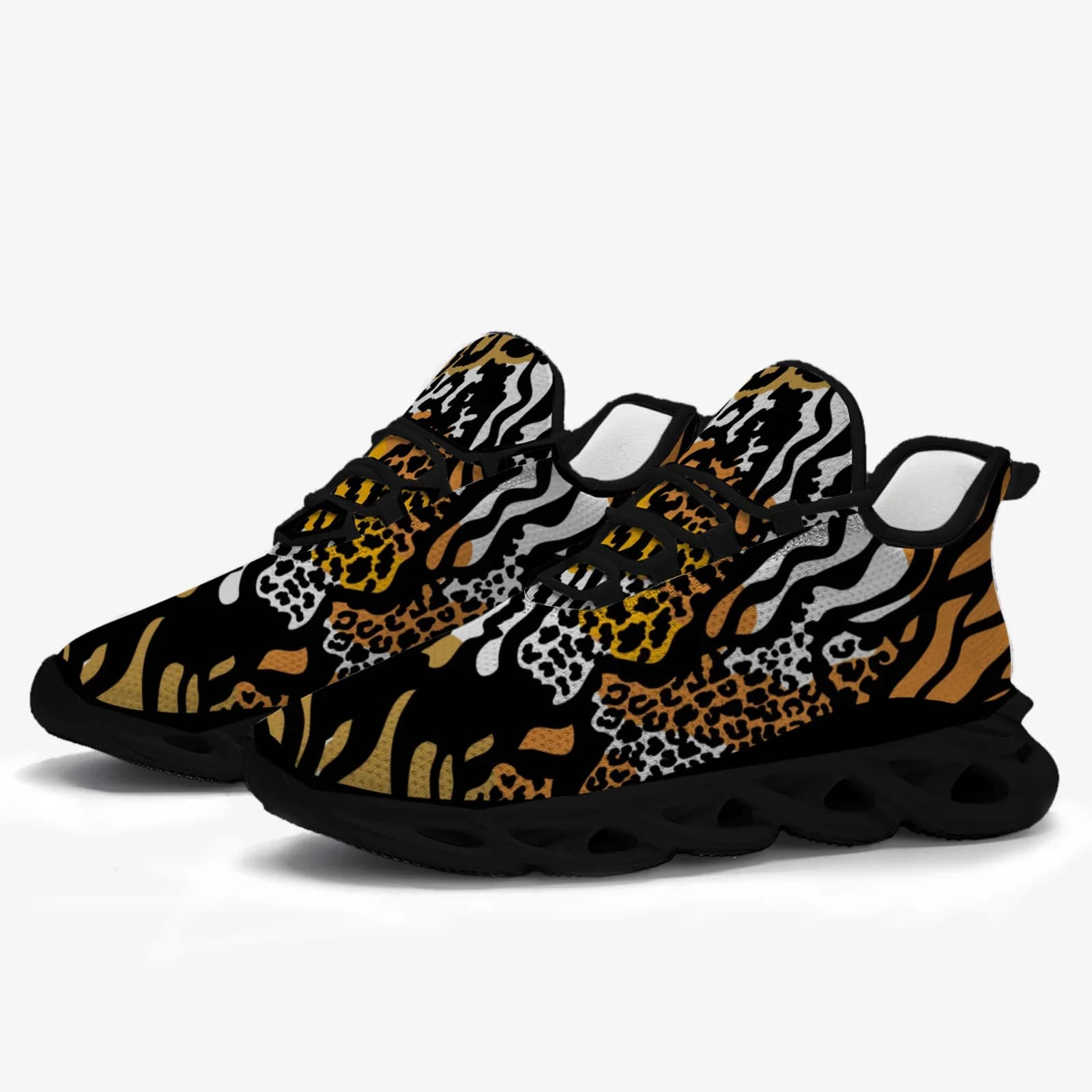 Le sneakers casual a righe tigrate presentano un tomaio in rete leggera ed sono adatte sia per uomo che per donna.