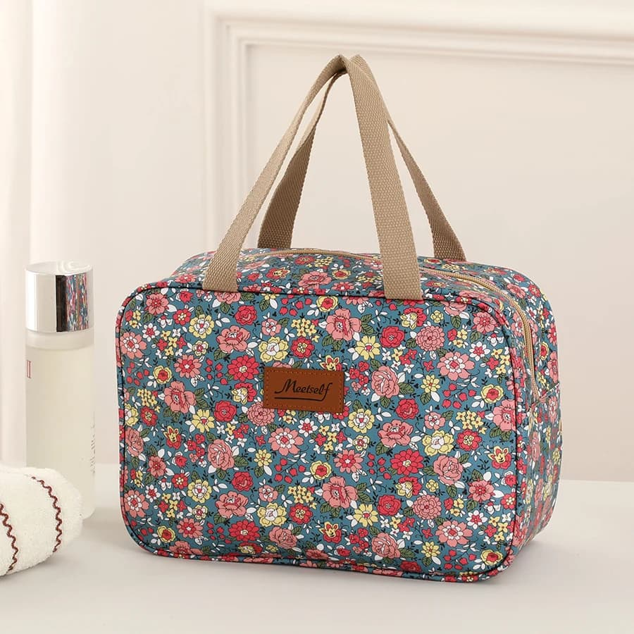 Fashion printing ladies handbag, large capacity waterproof wash bag, travel organizer, fitness shower bag