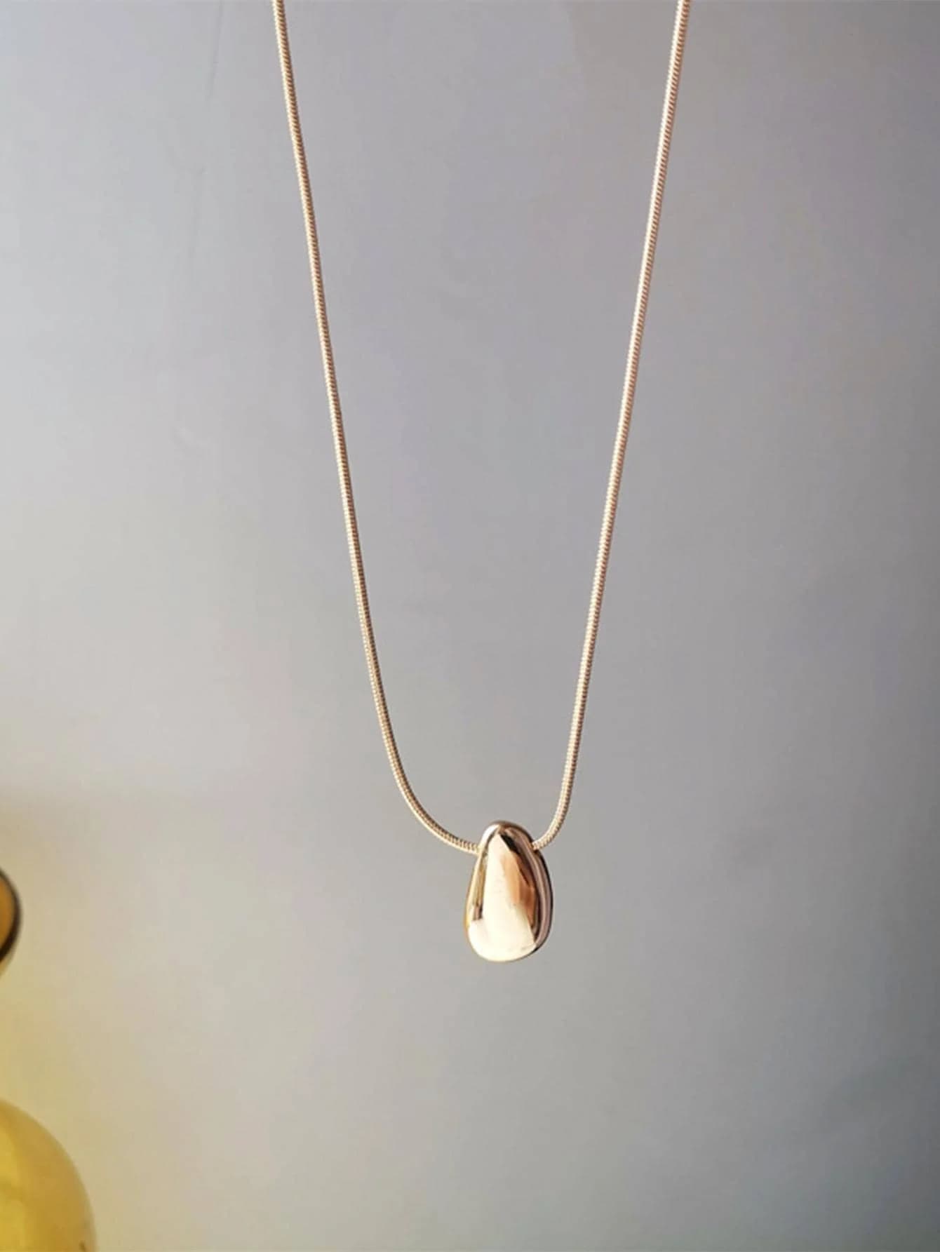 Water Drop Shaped Pendant Necklace for Women Elegant Minimalist Jewelry Accessory