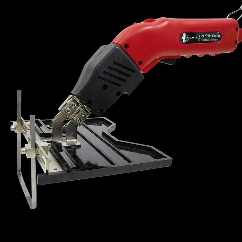 Modified extruded board cutting and groove device with sponge seat with air-cooled electric knife foam module