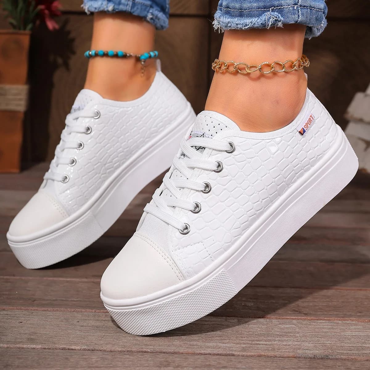 Nuove scarpe singole casual piatte da donna, sneakers bianche traforate e traspiranti, scarpe sportive da donna
