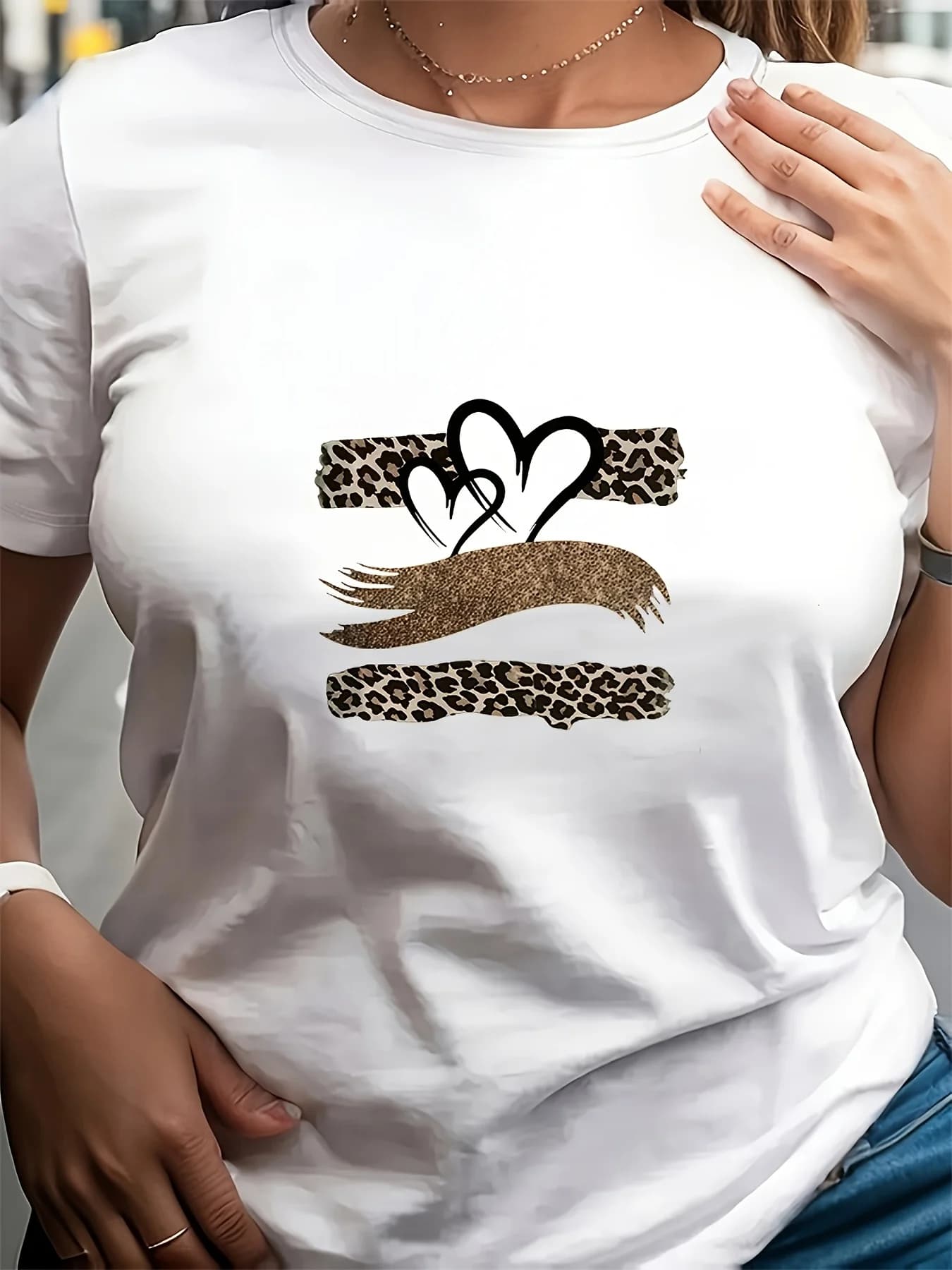 White Leopard Print & Heart T-Shirt - Loose Fit Short Sleeve Crewneck Top with Stretch Fabric, Machine Washable Blouse-Compatible Shirt Suitable for All Seasons, Vacations & Casual Wear