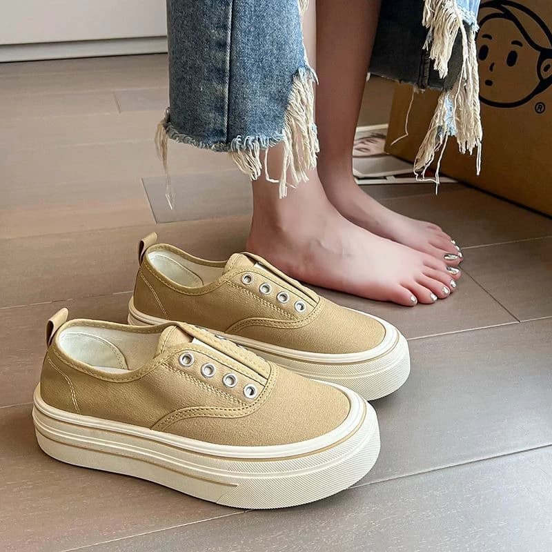 Scarpe slip-on con suola spessa stagionale 2025 da donna Calzature casual leggere e traspiranti bianche