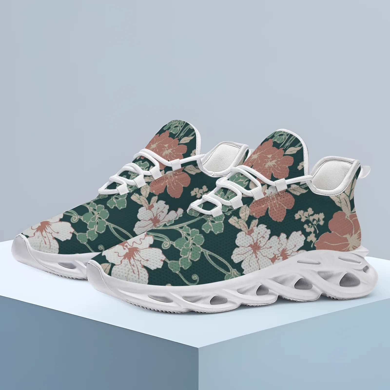 Women's casual sneakers with floral painting, light and breathable running shoes,