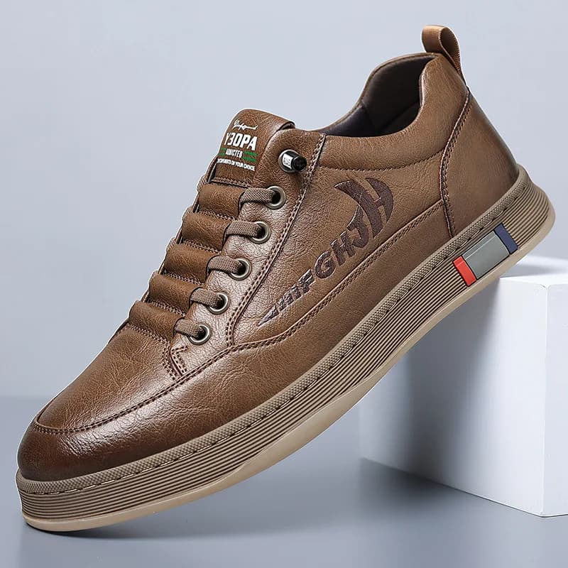 Nuove scarpe da ginnastica in pelle di mucca di design per uomo Designer suola morbida scarpe sportive traspiranti uomo moda casual luce Zapatos De Hombre