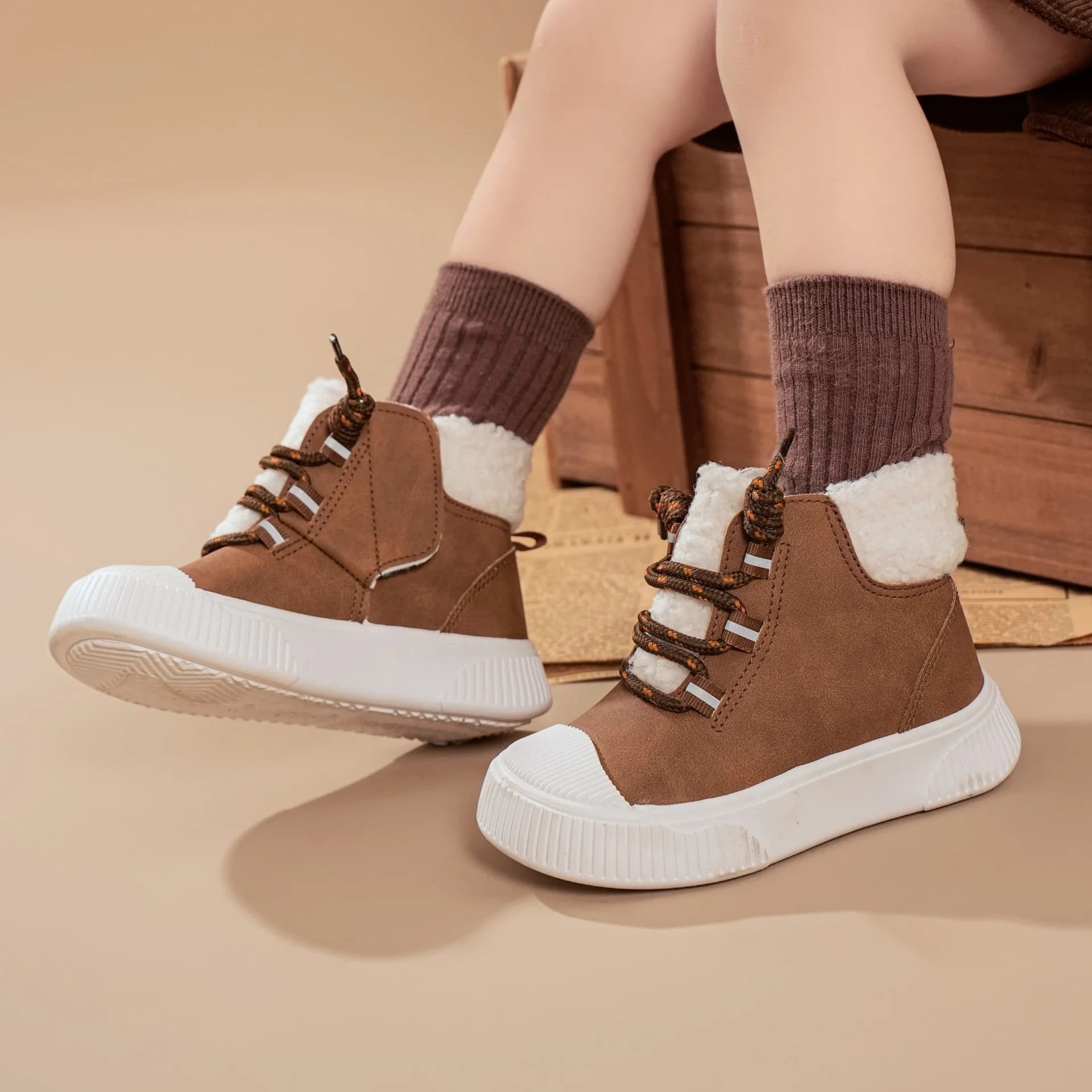 Stivaletti invernali da ragazza per bambini tenere al caldo suola spessa capispalla antivento per interni scarpe di cotone bambino moda Kawaii nuova scarpa casual