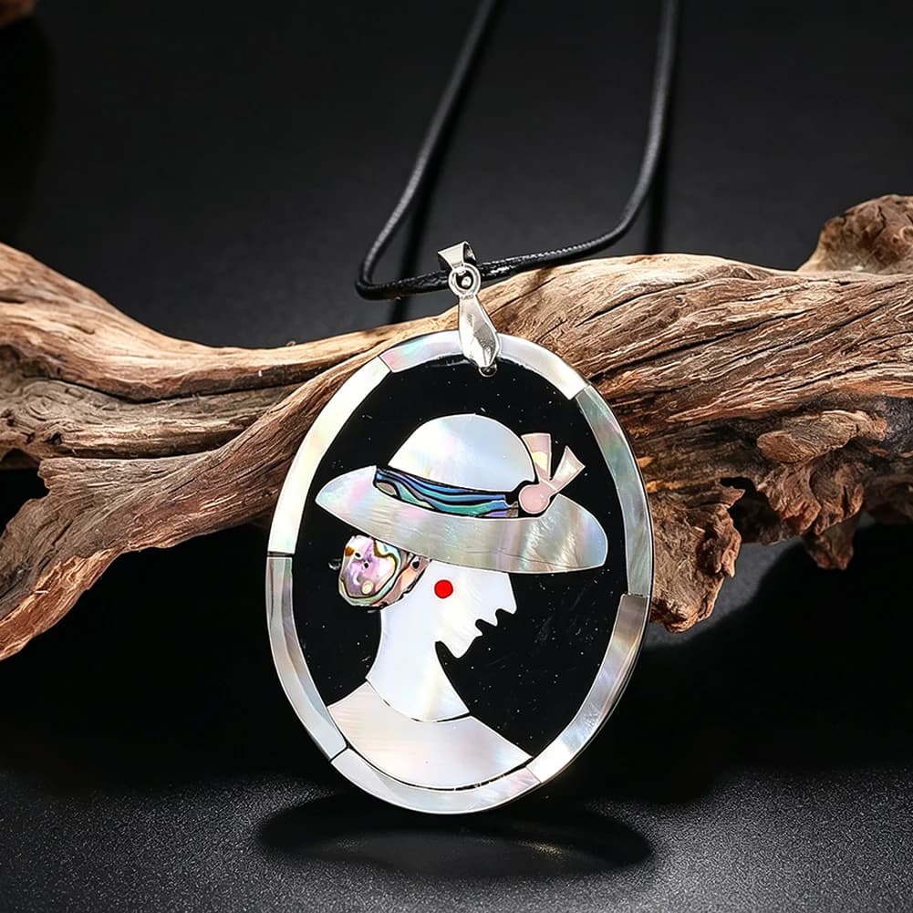 Vintage Straw Hat Girl Pendant Oval Natural Splicing Abalone Shell Necklace Artistic Style Madam Versatile Fashion Jewelry Gifts