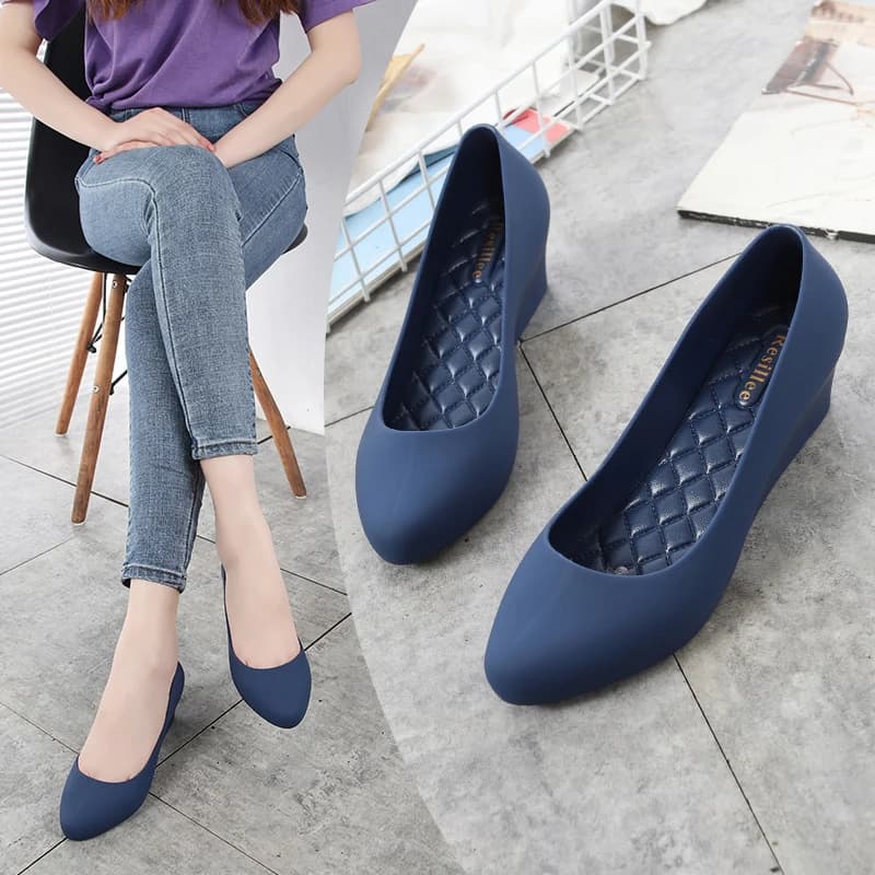Scarpe da donna Resillee blu navy con zeppa, in PVC impermeabile, slip-on, stile ballerine, comode per l'ufficio e le giornate piovose (R