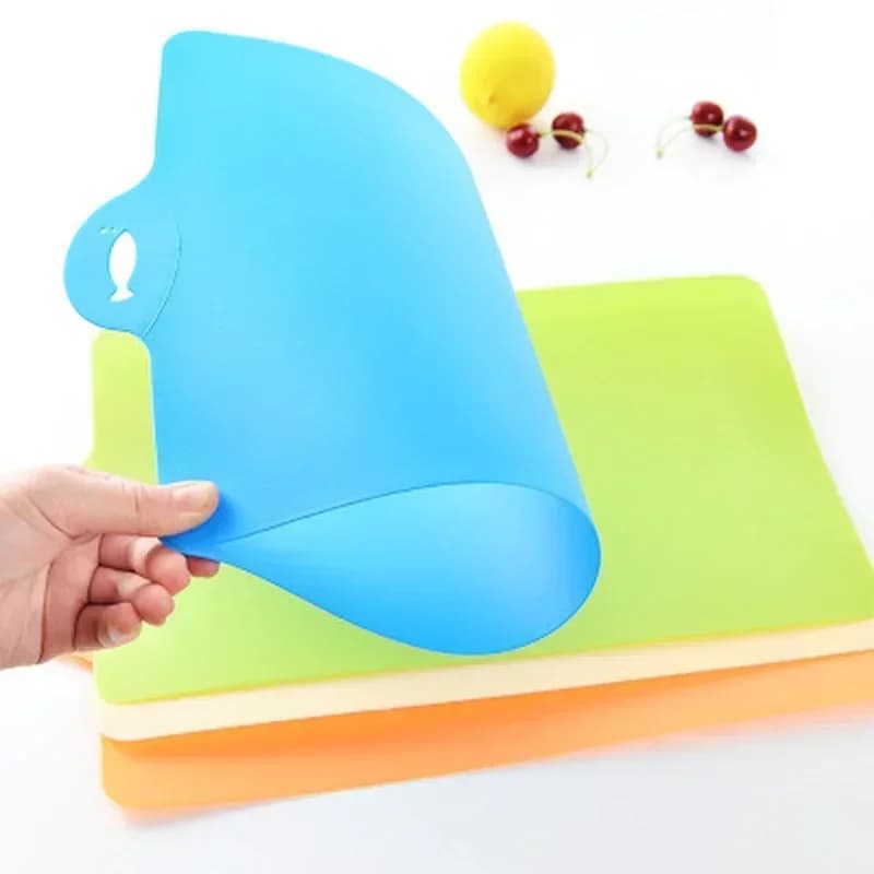 Flexible Plastic Cutting Board Kitchen Chopping Block Random Color Household Food Slicing Mat Practical Cooking Small Tool