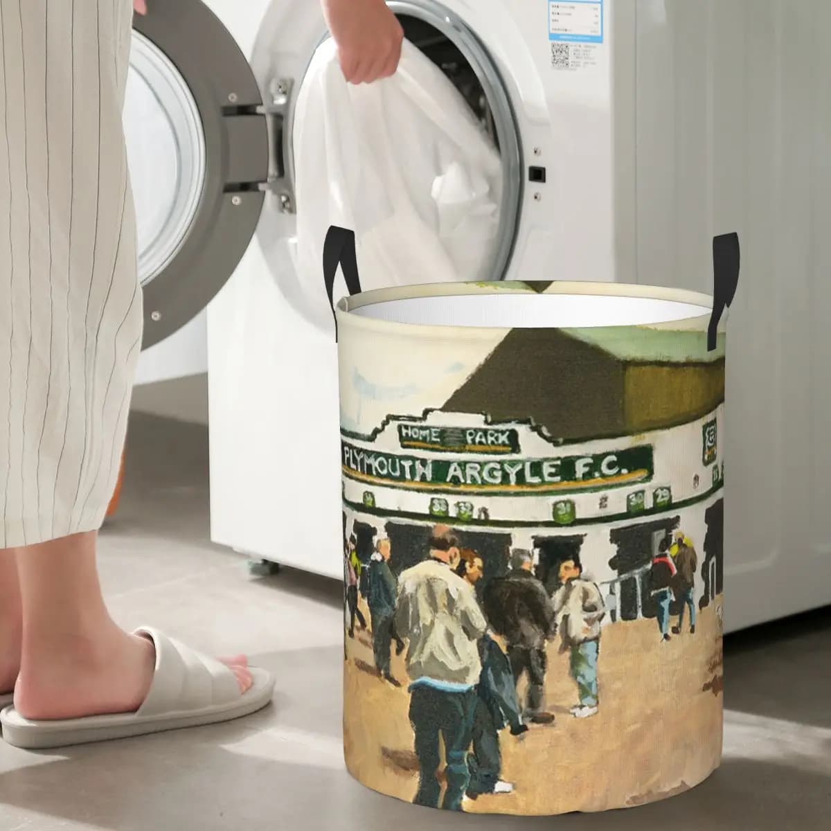 Plymouth Argyle folding whiteboards, basket holders for dirty clothes and toys, bag organizer for the house