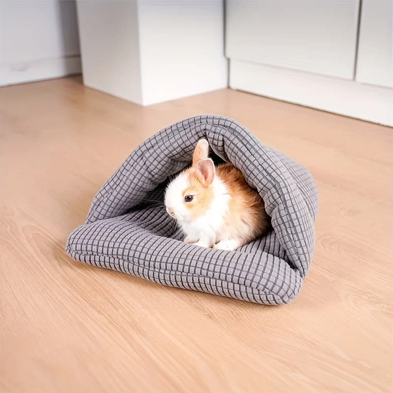Cute Semi-Enclosed Cat Sleeping Bag Slipper Shape Warm Guinea Pig Shelter Soft Large Capacity Cozy Pet Bed All-Season
