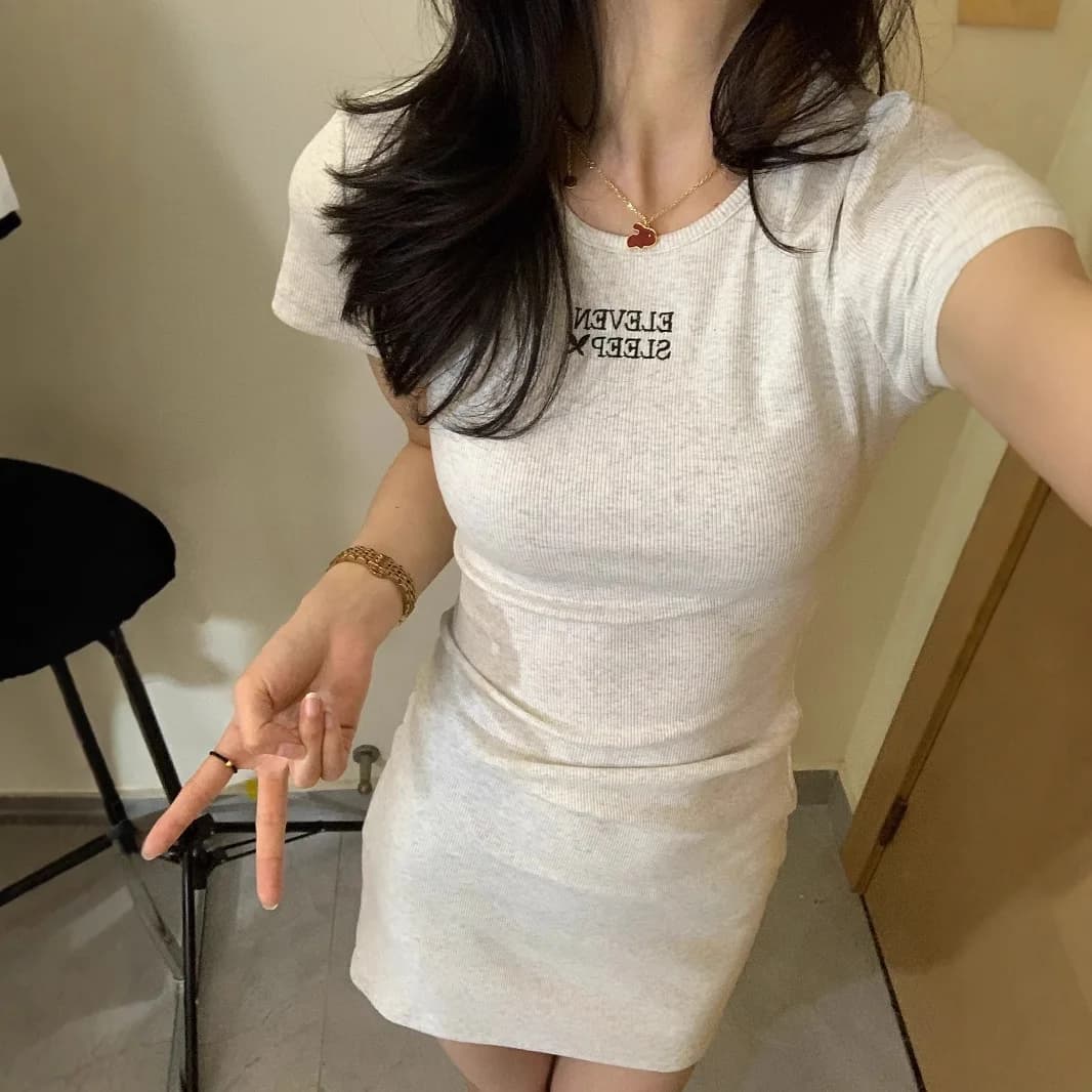 Abito da donna elegante e sexy lavorato a maglia estivo Gonna aderente slim fit Mini abito aderente a vita piccola stile francese per donna