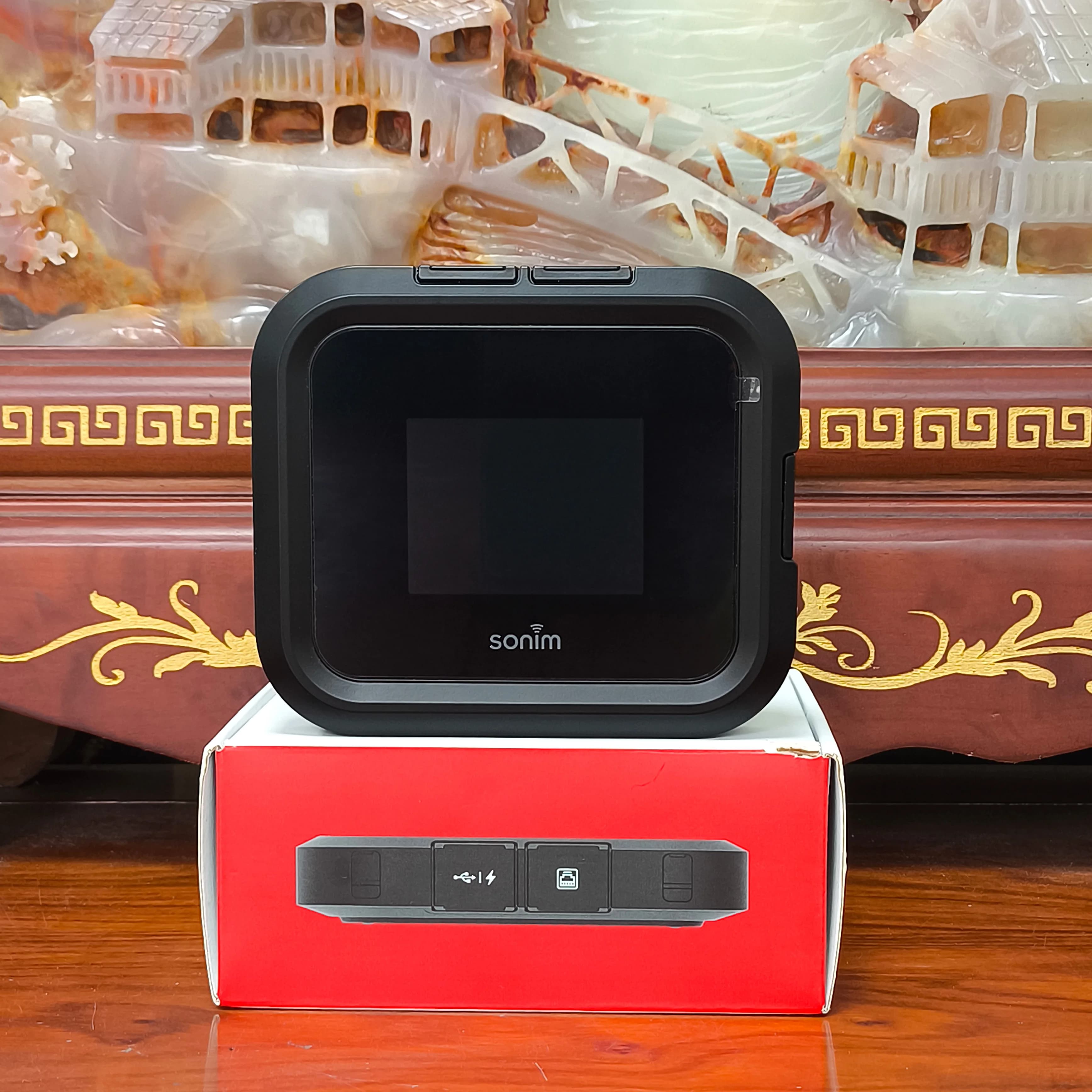 ZEARTS Unlocked Sonim H700A Qualcomm SDX75 5G cat20 Dual-Band 2.4G/5G WiFi 6 2167Mbps 2 External Antennas