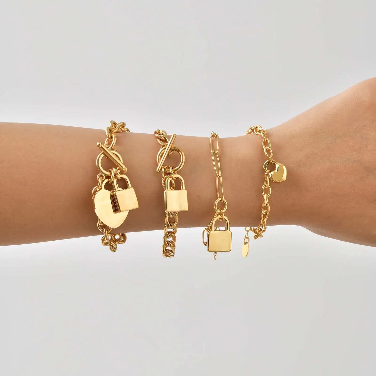 Squisito braccialetto con ciondolo a forma di cuore, braccialetto con fibbia OT in acciaio inossidabile placcato oro per donna, gioielli alla moda impermeabili