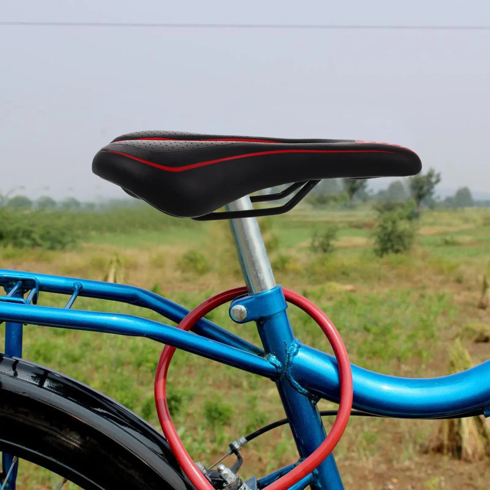 Sella per Bicicletta con Design Cavo, Comoda, Traspirante, Antiurto, Cuscino Ergonomico per Bici da Strada, Nero e Rosso