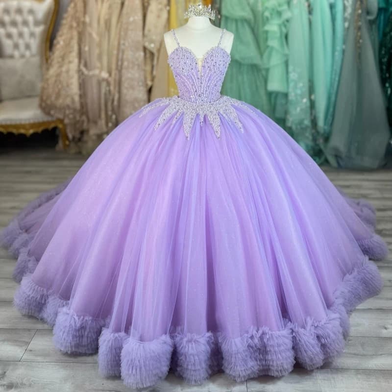 Abito da ballo lucido color lavanda Abiti stile Quinceanera con cinturino per spaghetti che borda cristallo a strati tull festa di compleanno dolce 16 abiti abiti