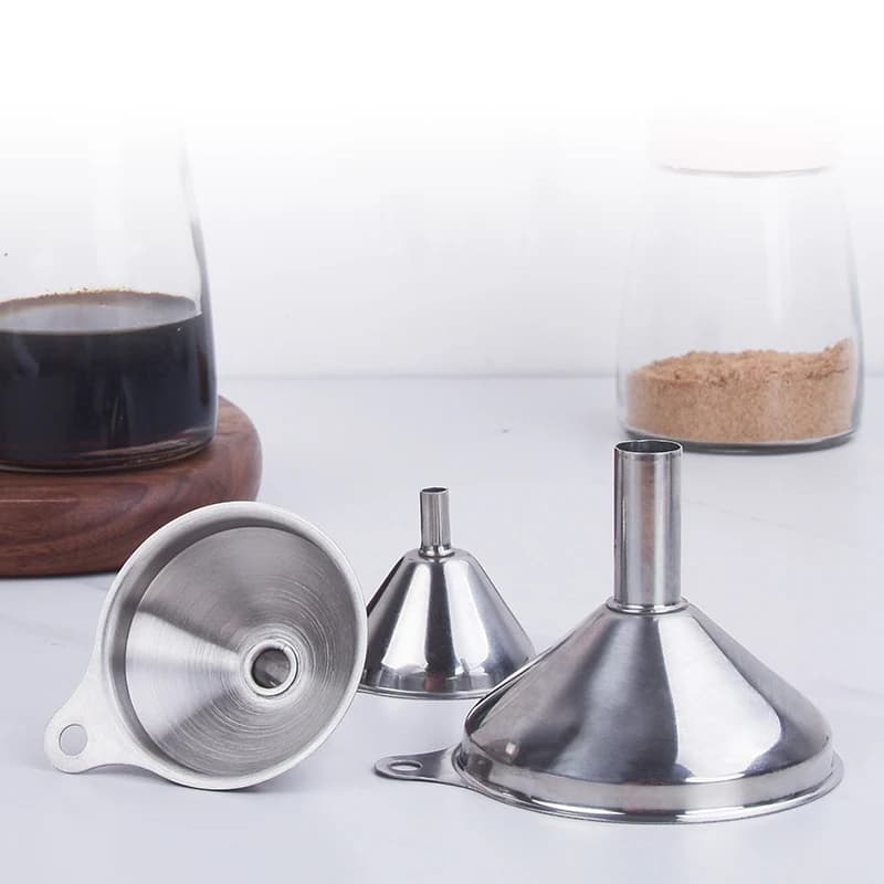 Set di Imbuti da Cucina in Acciaio Inox, Imbuti in Metallo per Alimenti per Riempire Bottiglie, Piccoli Imbuti per Oli Essenziali e Spezie